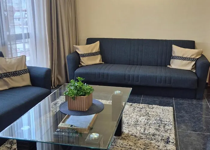 Elit - And Hill View Апартамент *