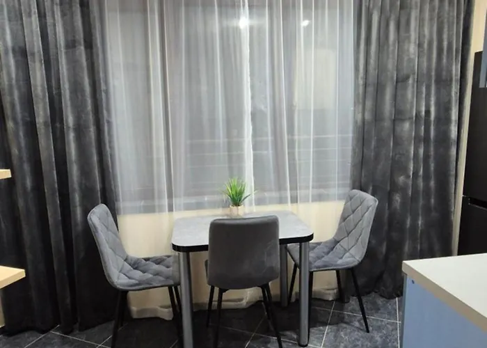 Апартамент Elit - And Hill View *