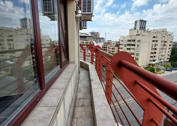 Elit - And Hill View Апартамент